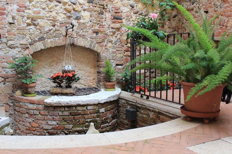 Ferienwohnung Residenza Carducci Centro Storico Verona Exterior foto