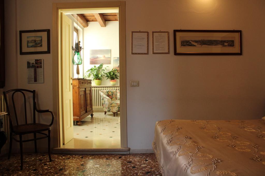 Ferienwohnung Residenza Carducci Centro Storico Verona Zimmer foto