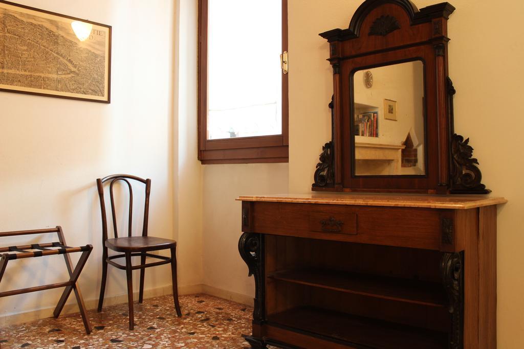 Ferienwohnung Residenza Carducci Centro Storico Verona Zimmer foto